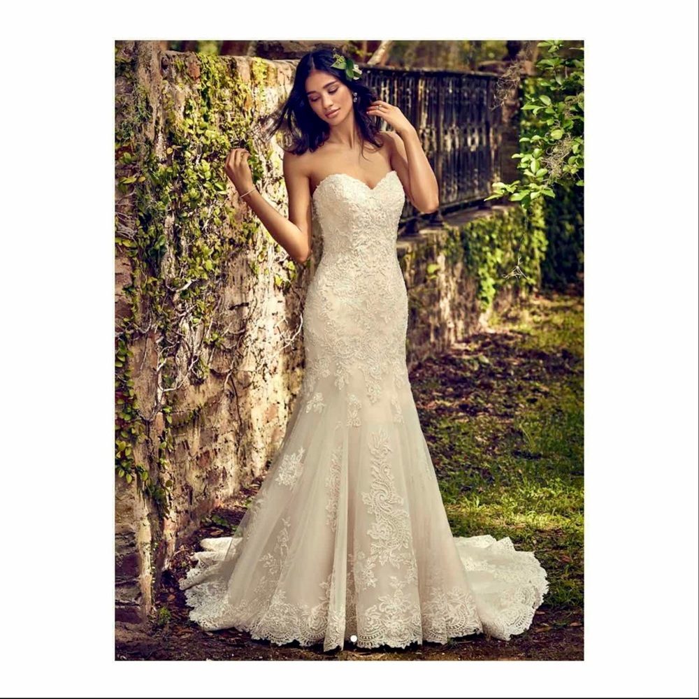 Saige By Maggie Sottero, 14 Ivory SAMPLE -AS IS